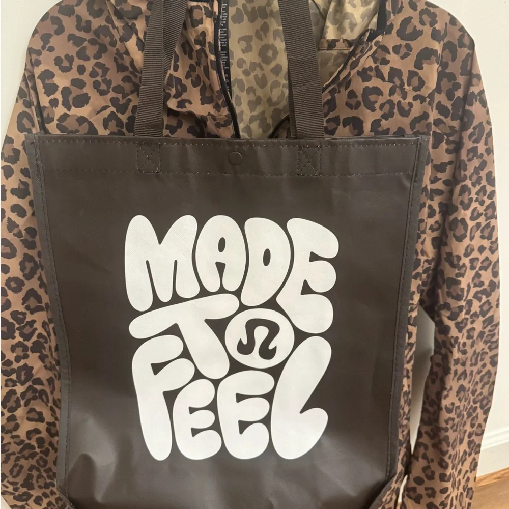 lululemon Leopard Print Jacket in Brown and Tan NWT - Picture 4 of 4